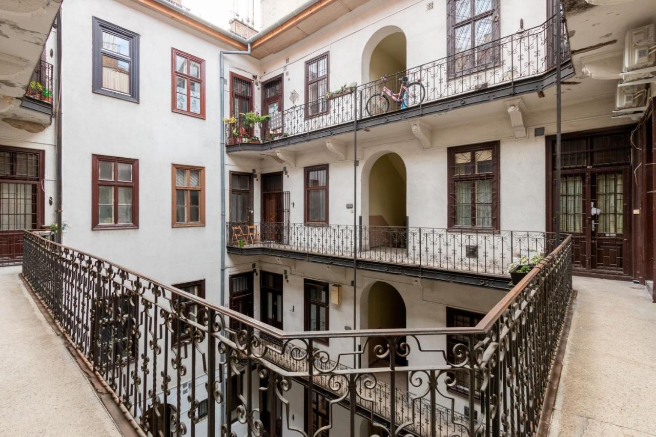 Emily'S Lovely Place Budapeste Exterior foto